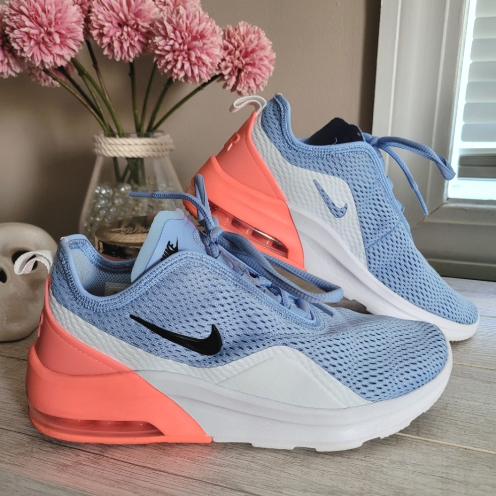 Nike Air Max Motion 2 - sz 7